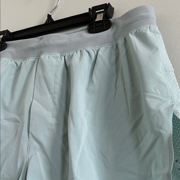 Lululemon Athletica Mint Green Men's Athletic Shorts - Picture 5 of 7